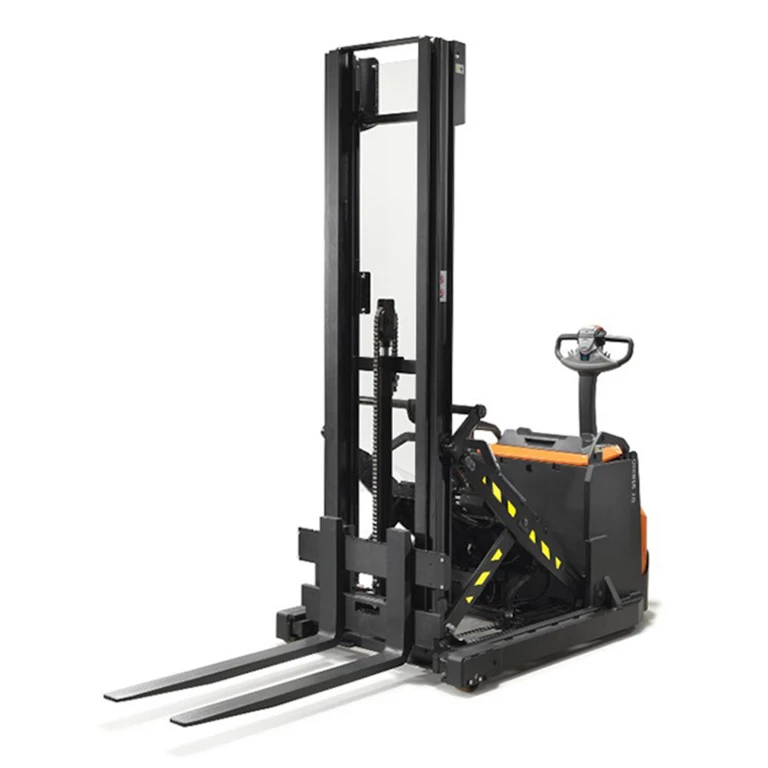 Carrello BT Staxio con Forche ben visibili
