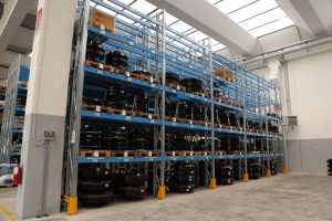Scaffalatura nel magazzino Galperti